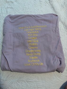 Harry Styles: Harry’s House tour lavender  Hoodie with Yellow House Graphic